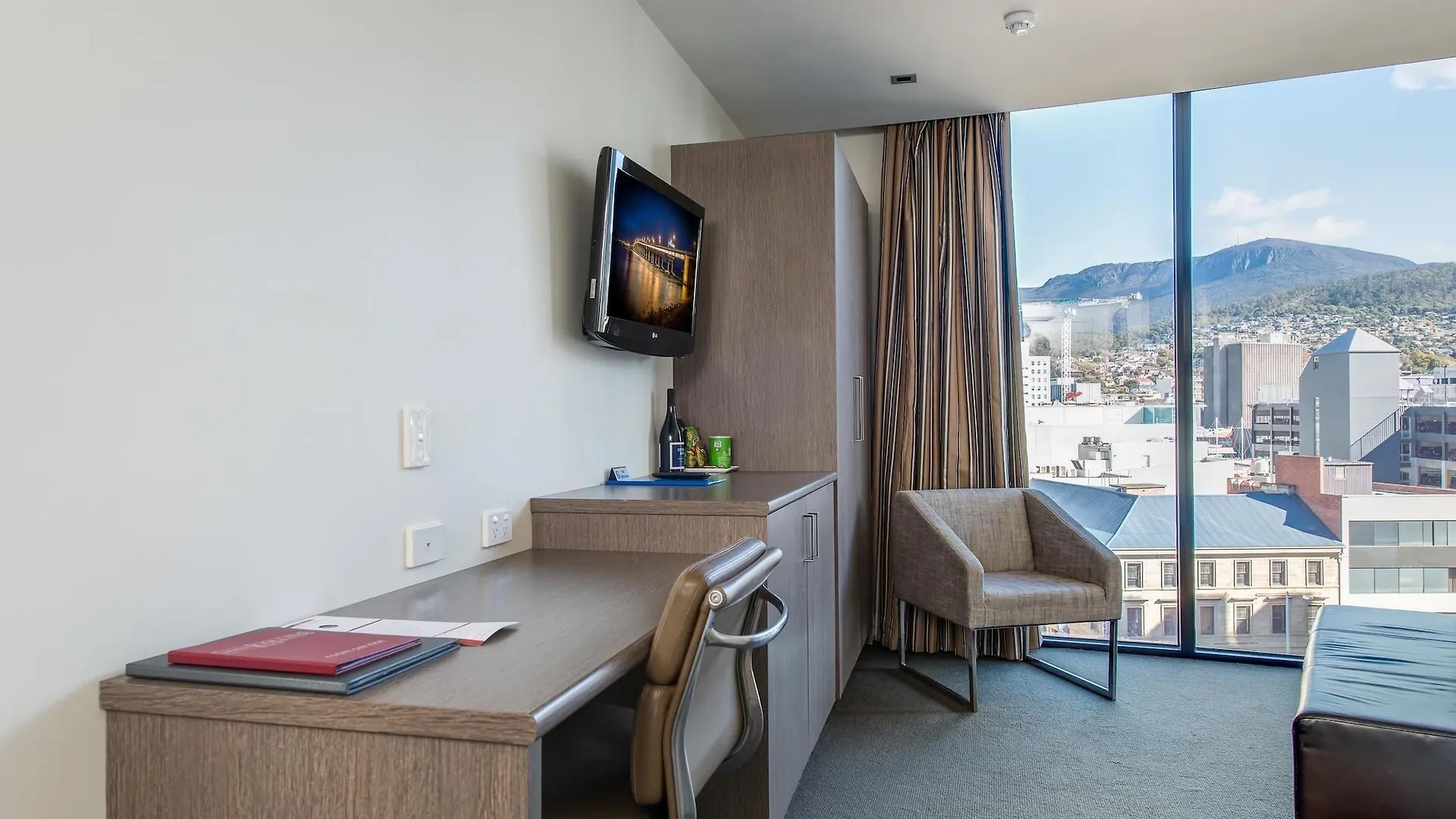Апарт-отель Mantra Collins Hotel Хобарт