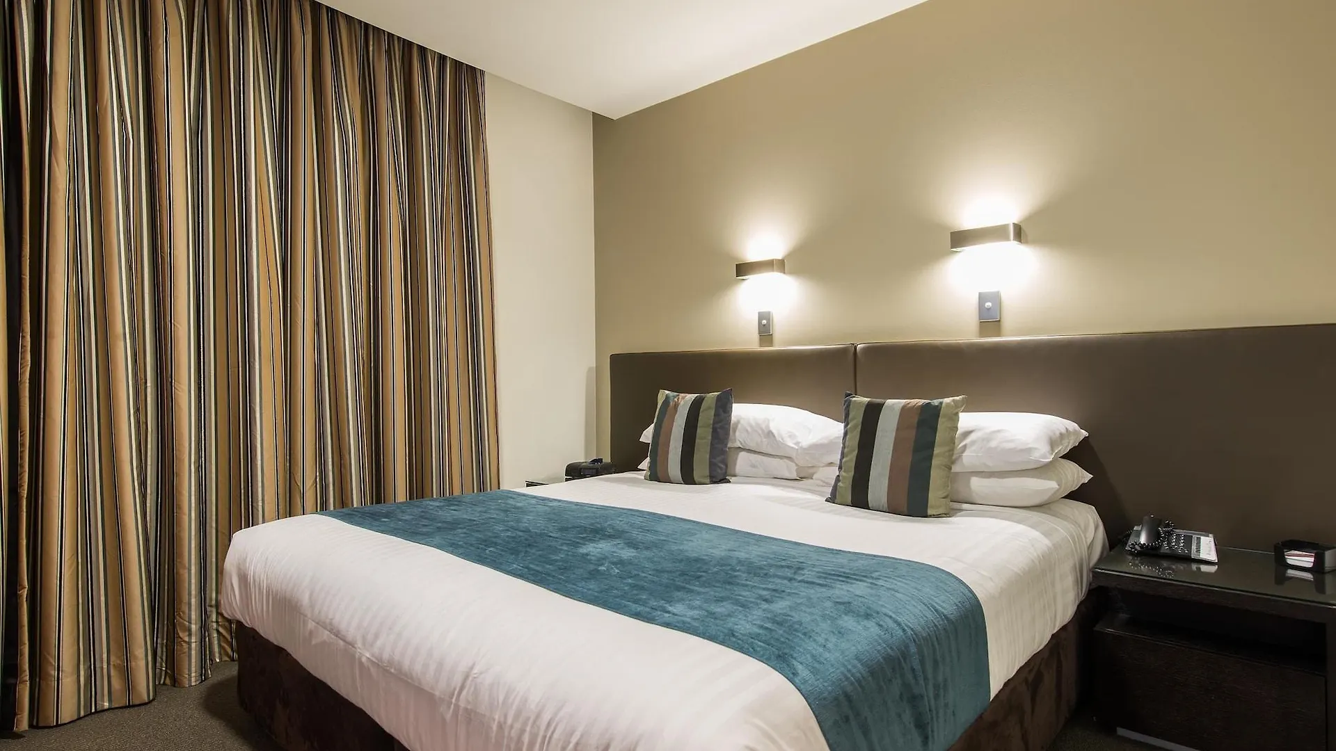 Mantra Collins Hotel Хобарт 4*,  Австралия